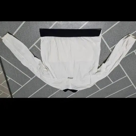 [BUNJANG] Descente White Windbreaker Jacket / 데상트 화이트 바람막이 자켓