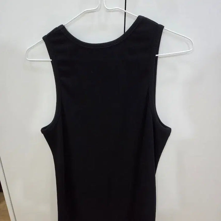 [SOLD OUT] 카미드 자수 로고 민소매 나시 블랙 새상품(XL)