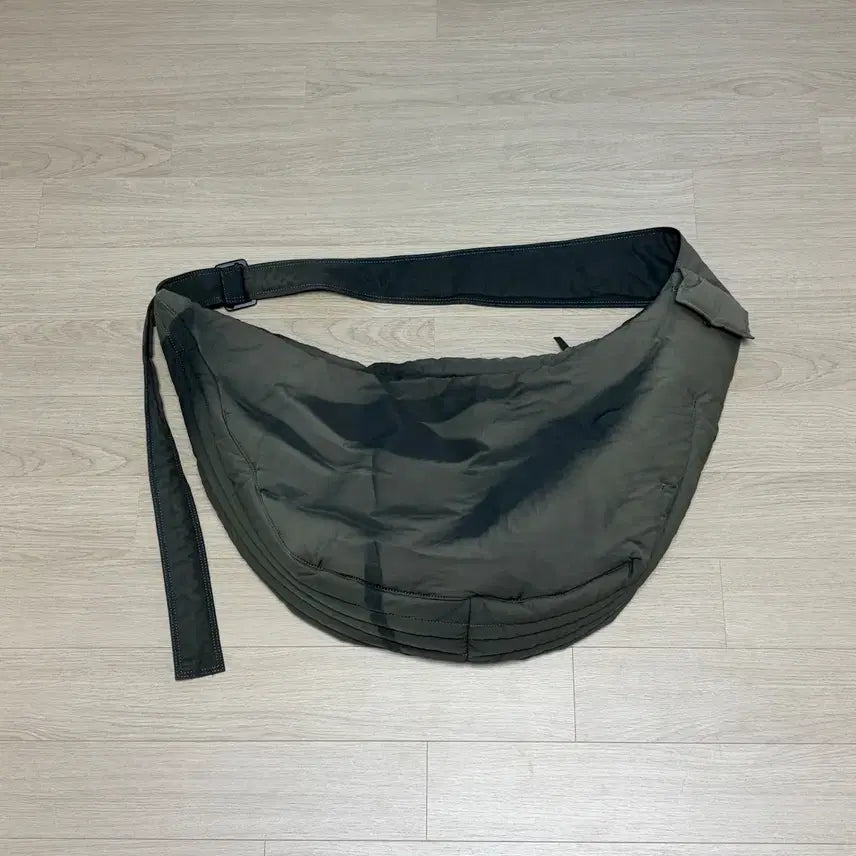 [BUNJANG] Ziyong Kim Sun Bleach Shoulder Bag / 지용킴 선블리치 숄더백