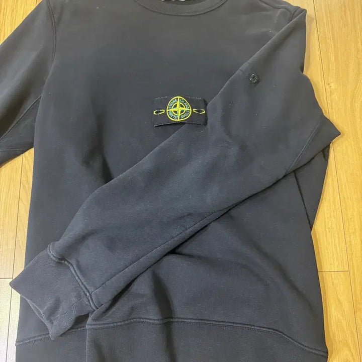 [SOLD OUT] 스톤 아일랜드 맨투맨 (블랙)