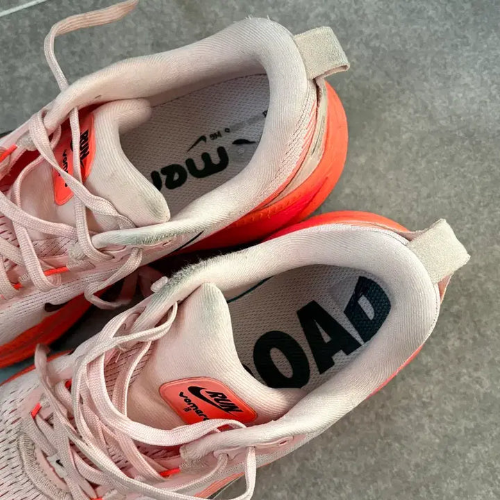 [BUNJANG] 나이키 보메로 18 런닝화 쿠션화 러닝화 / 나이키 보메로 18 런닝화 쿠션화 러닝화