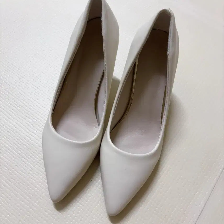 [BUNJANG] Ivory Pointed Toe Heel Pumps / 아이보리 힐 펌프스 슈즈