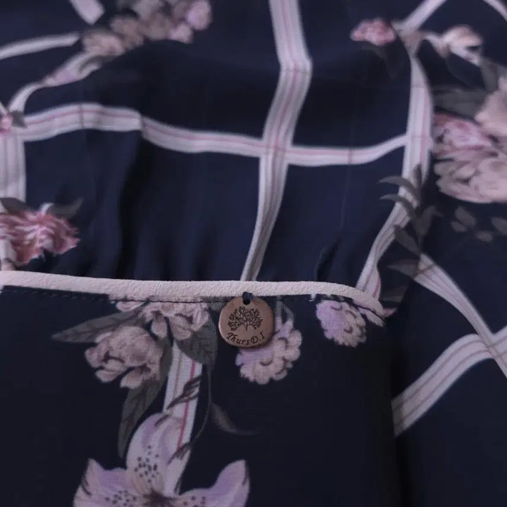 [BUNJANG] Thursday Island Floral Chiffon Blouse / 써스데이아일랜드) 거의새거 플라워 쉬폰 블라우스 -55