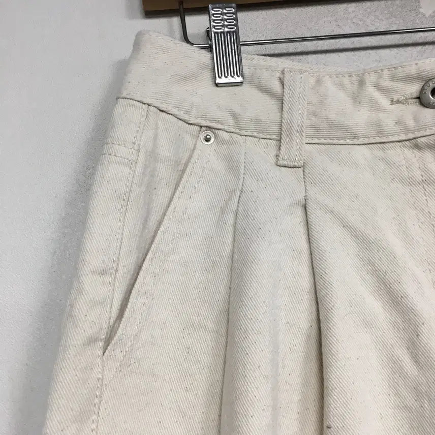 [BUNJANG] 24 Studio Tomboy Two-Tuck Half Pants - Size M / 24 스튜디오톰보이 투턱 하프 팬츠 M