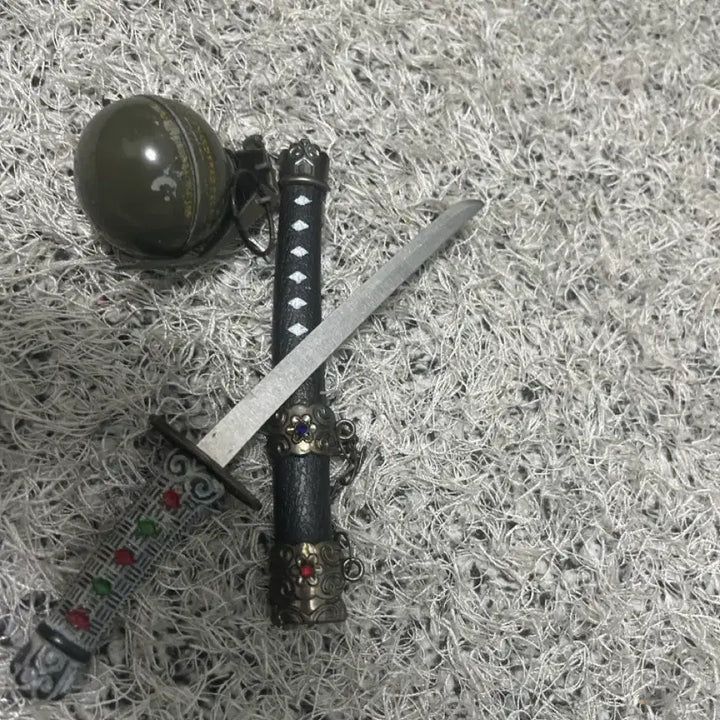 [BUNJANG] Japanese Gacha and Souvenir Bundle Set / 일본 가챠 및 수류탄,검 기념품 일괄로 팝니다