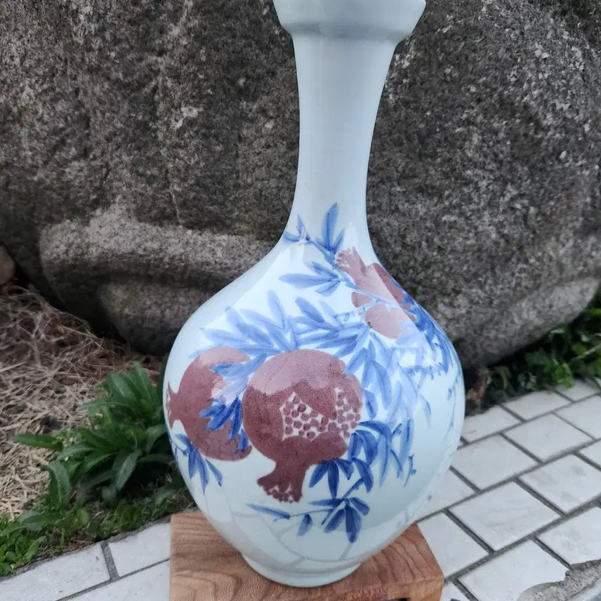 [BUNJANG] Haerim Lee Chun-gyu Celadon White Porcelain Pomegranate Vase / 해림 이춘규  청화백자 진사 석류문 주병