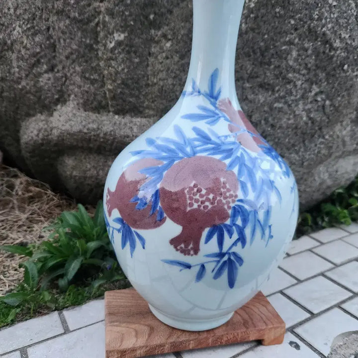 [BUNJANG] Haerim Lee Chun-gyu Celadon White Porcelain Pomegranate Vase / 해림 이춘규  청화백자 진사 석류문 주병