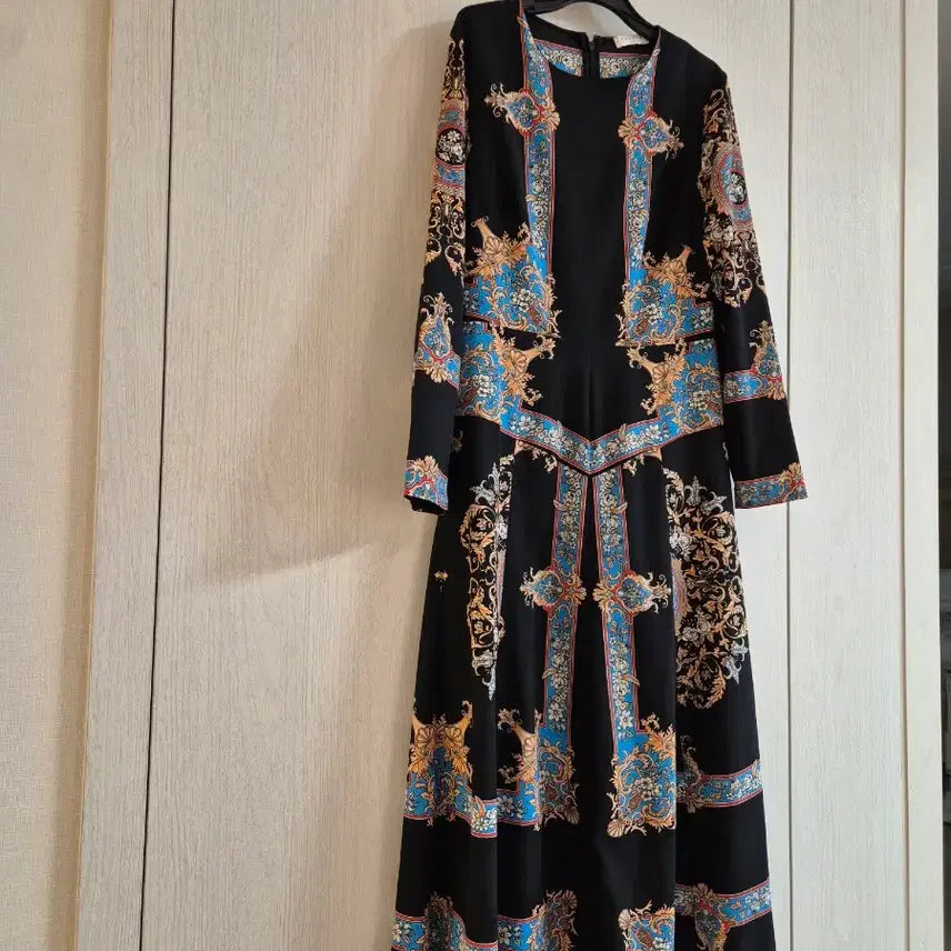 [SOLD OUT] Sandro 블랙 패턴 롱 원피스