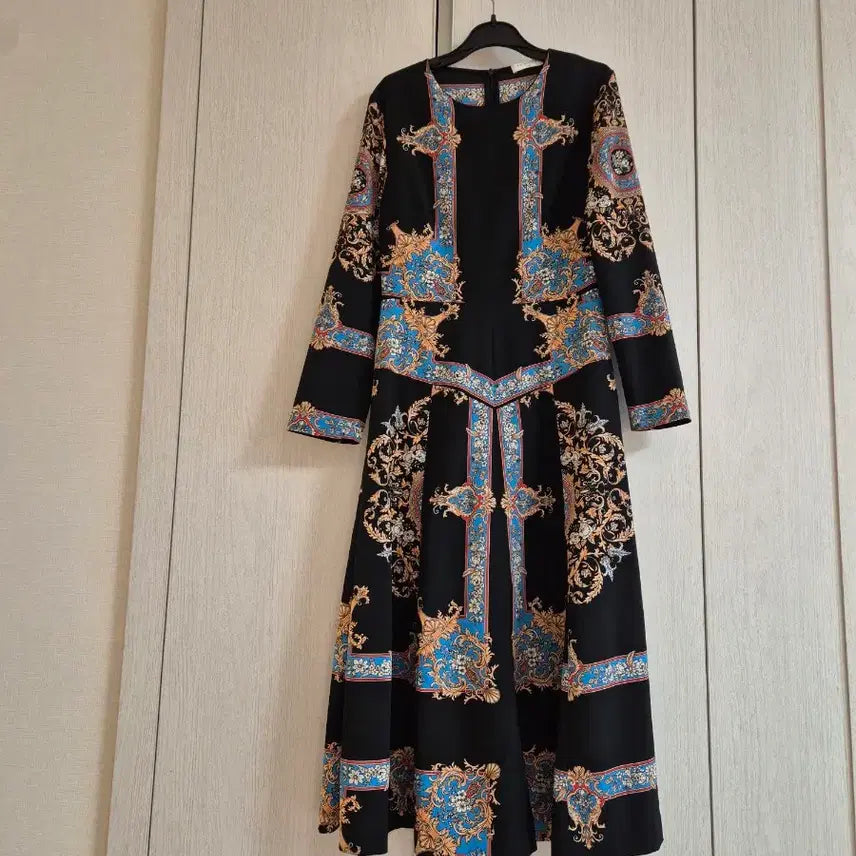[SOLD OUT] Sandro 블랙 패턴 롱 원피스