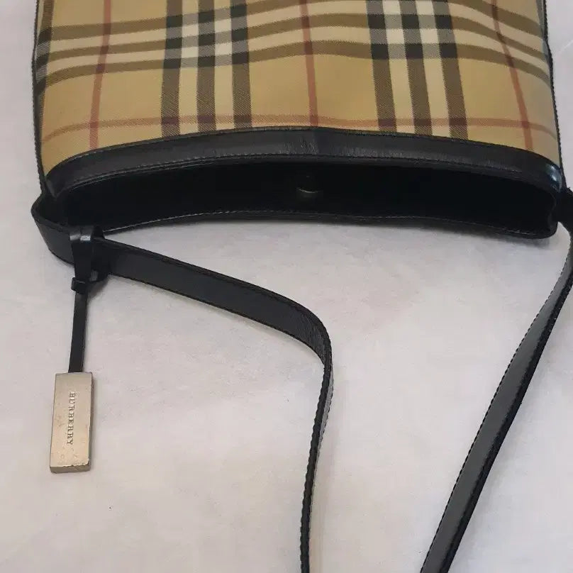 [BUNJANG] Burberry Classic Check Hobo Bag / 버버리 클래식 체크  호보백