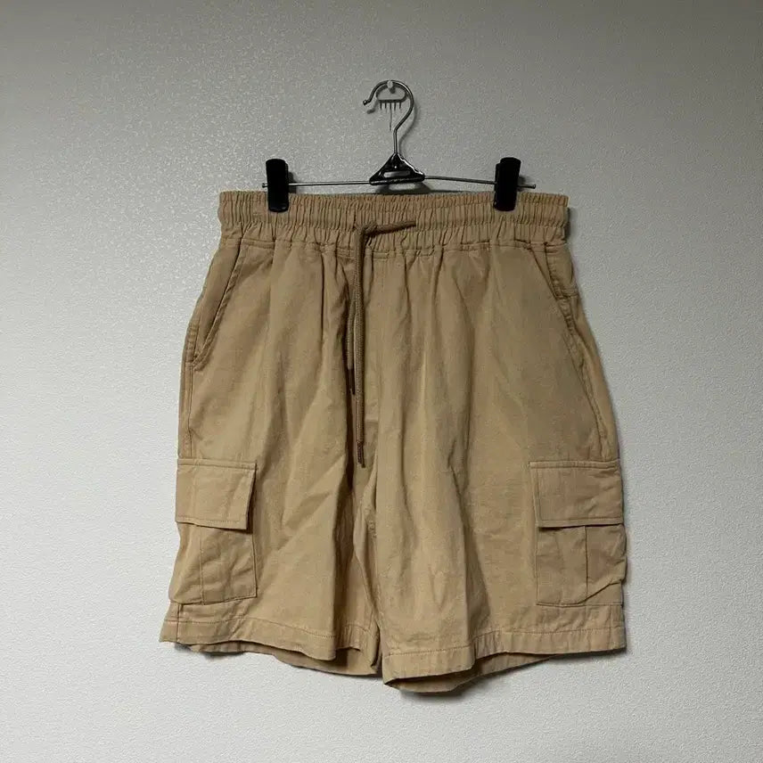 [BUNJANG] Beige Cargo Shorts / 베이지색 카고 반바지