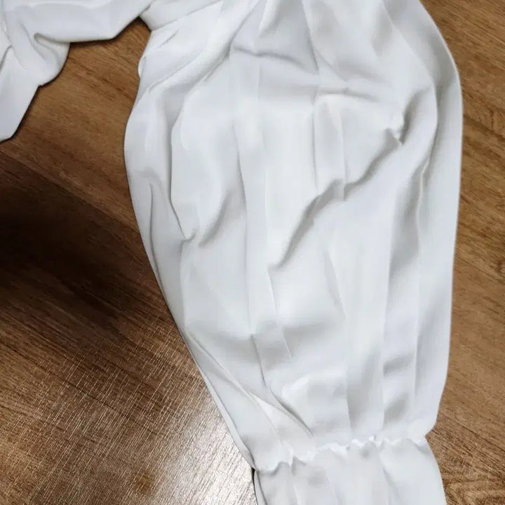 [BUNJANG] DECIBEL Pleated Balloon Sleeve Blouse / DECIBEL 소매 플리츠 벌룬 불라우스66