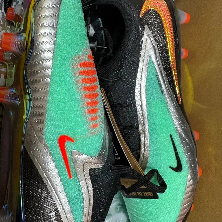 [BUNJANG] Nike Phantom 6 Low Elite AG Chrome Black Soccer Cleats / 나이키 팬텀 6 로우 엘리트 AG 크롬 블랙