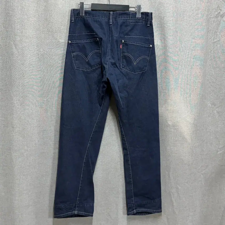 [SOLD OUT] [31] 리바이스 엔지니어드 진 데님팬츠 청바지