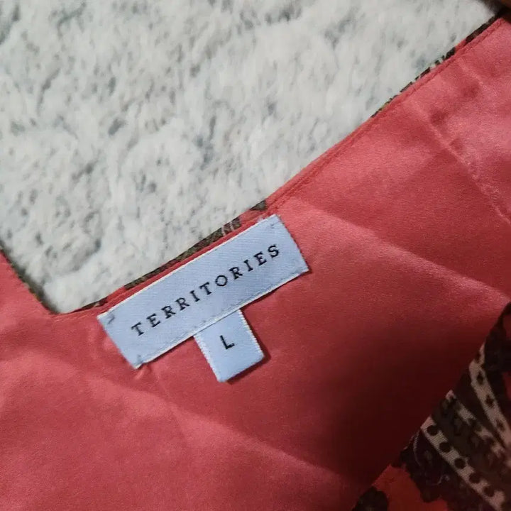 [BUNJANG] Territories Sleeveless Blouse - Size L / 214A [L] 새제품 Territories  민소매 블라우스