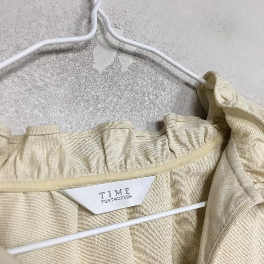 [BUNJANG] TIME Puff Sleeve Blouse / TIME 타임 퍼프 블라우스 F