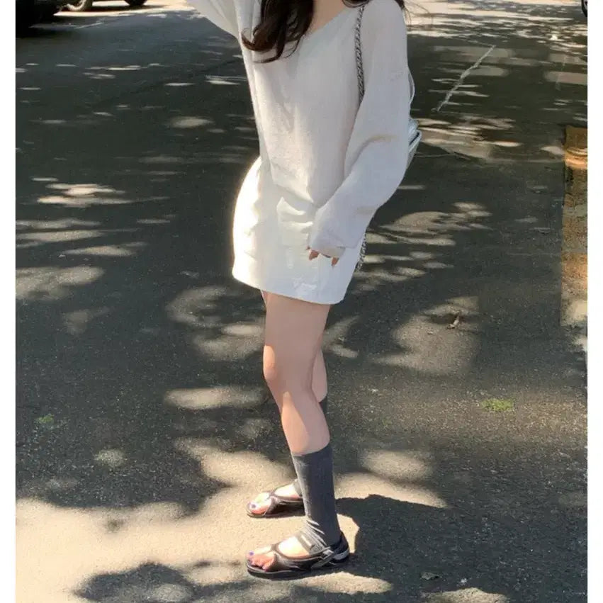 [BUNJANG] Ondemine Soft Bloom V-Neck Knit / 온드민 소프트 블룸 브이넥 니트