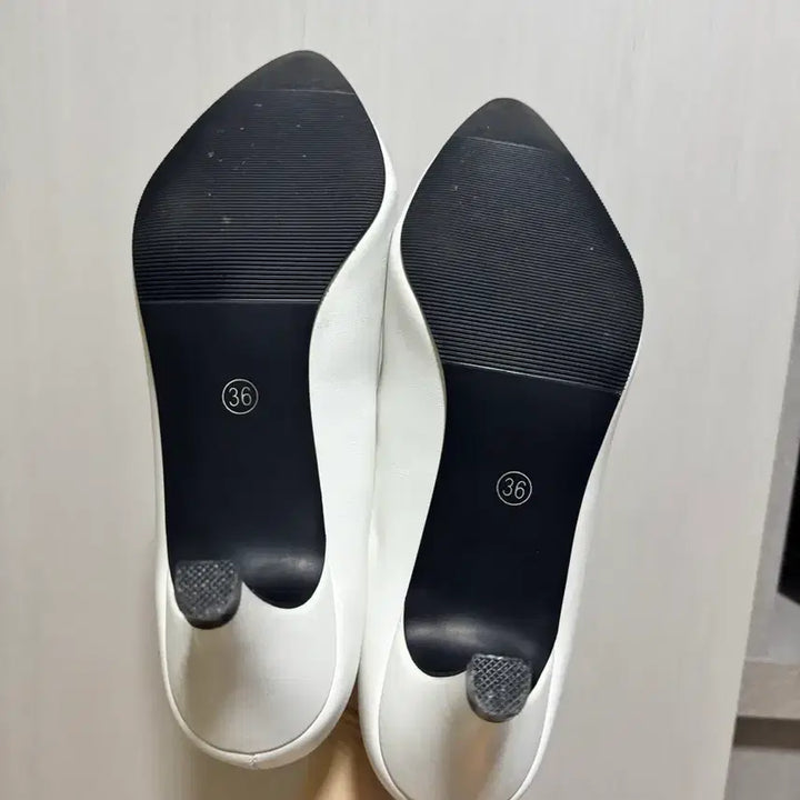 [BUNJANG] White Charm Wedding Shoes / 화이트 참 웨딩슈즈
