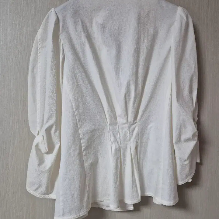 [SOLD OUT] 듀엘 블라우스 브이넥 퍼프 블라우스 55