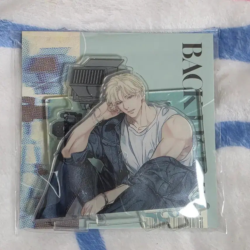 [SOLD OUT] 백라이트 한서인 매거진 아크릴 스탠드