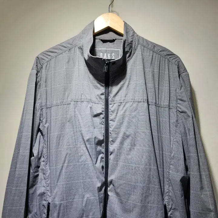 [BUNJANG] Daks Golf Checkered Lightweight Windbreaker Jacket / 닥스 골프 잔체크 경량 바람막이 자켓 110