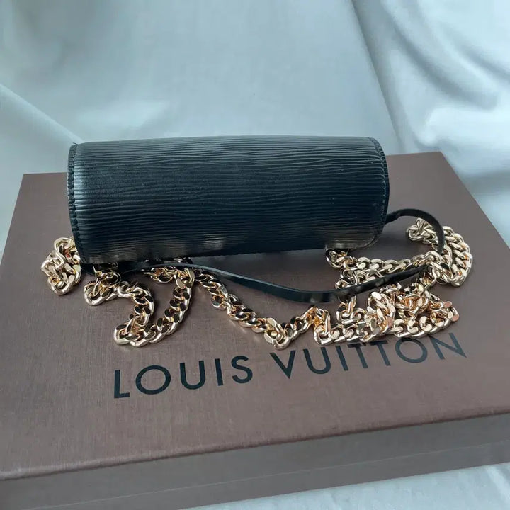 [BUNJANG] Louis Vuitton Papillon Epi Mini Cylinder Bag / 루이비통 파빌론 빠삐용 에삐 미니원통백 정품감정서포함