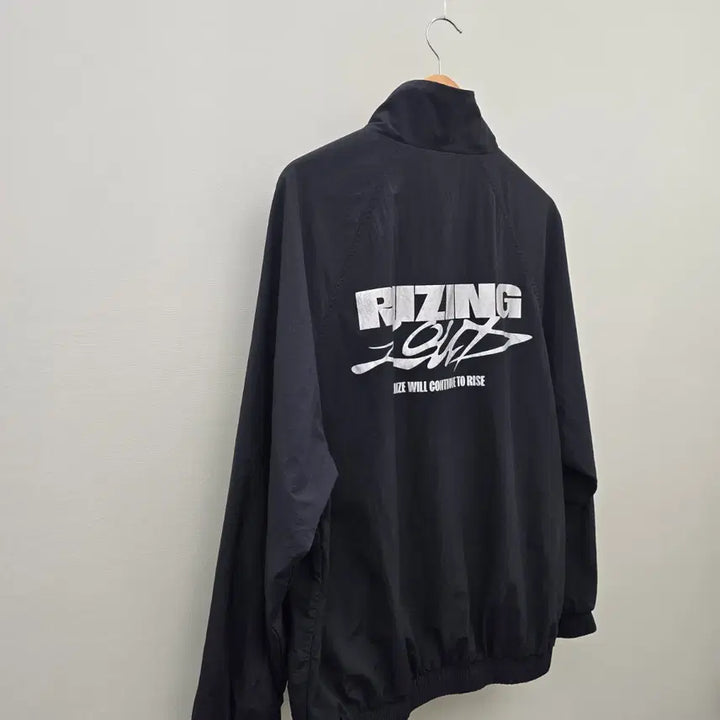[SOLD OUT] 라이즈 2025 트랙자켓 새상품