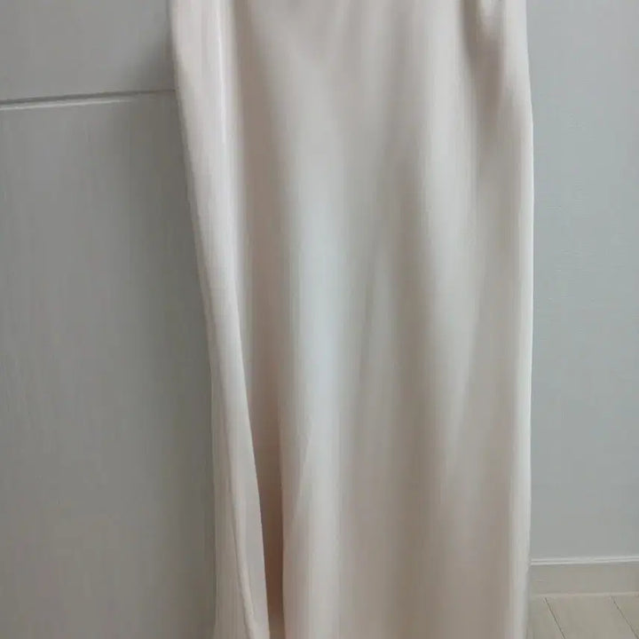 [SOLD OUT] 메비 칼라 스커트 스탠다드 크림 더스티핑크 2사이즈