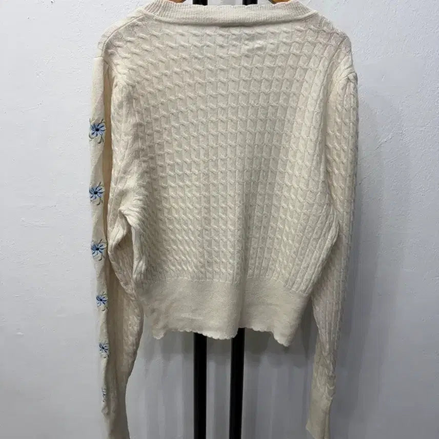 [BUNJANG] Sandro Floral Embroidery Knit Top / 정품) 산드로 신형 플라워 자수 니트 2