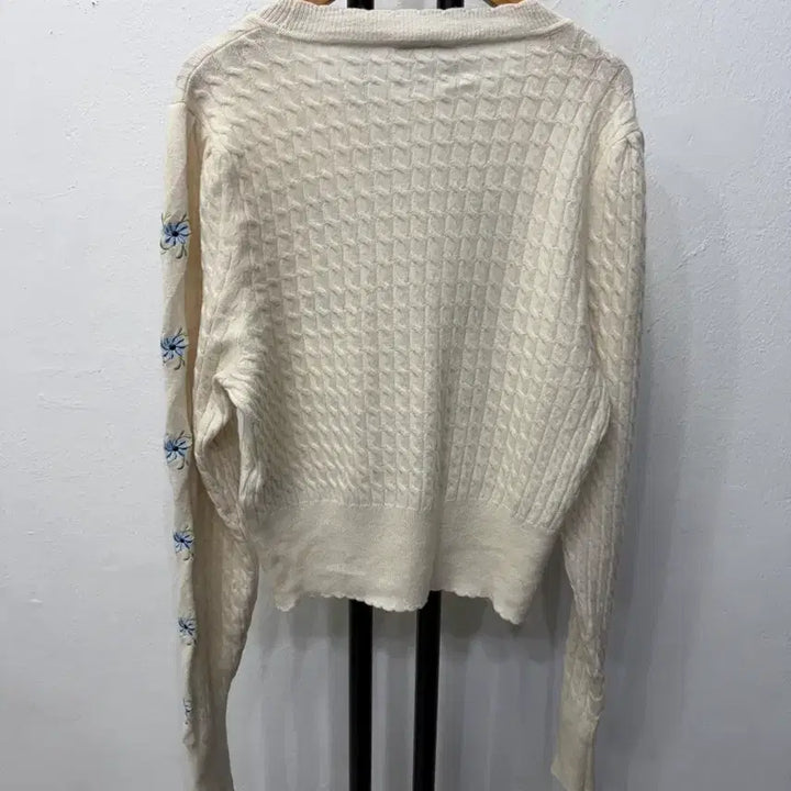 [BUNJANG] Sandro Floral Embroidery Knit Top / 정품) 산드로 신형 플라워 자수 니트 2
