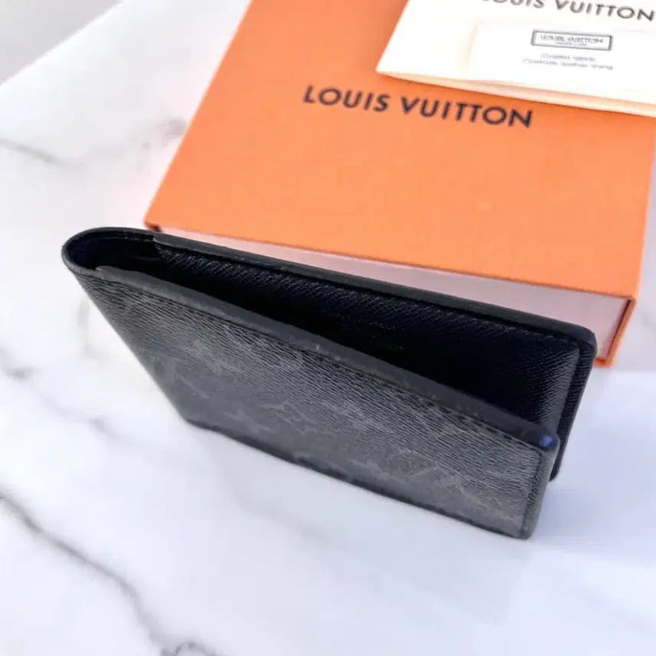 [SOLD OUT] 루이비통 반지갑 이클립스 멀티플 월릿