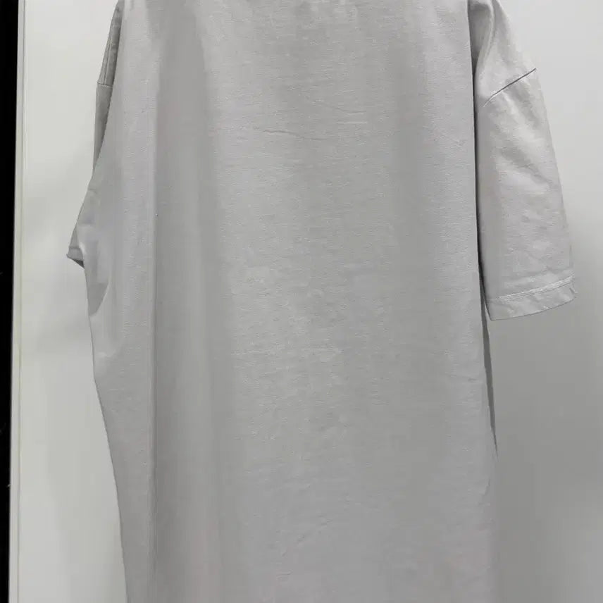 [BUNJANG] Moncler Embroidered Gray Simple T-Shirt / 몽클레어 오리자수 그레이 심플 티셔츠