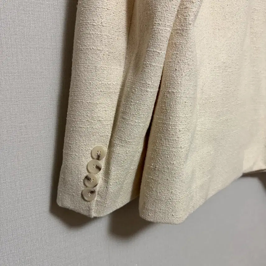 [BUNJANG] Eggis Celta Tweed Jacket Ivory Office Wear / eggis에그이즈 셀타 트위드 자켓 아이보리 오버핏 정장 출근룩 오피스룩