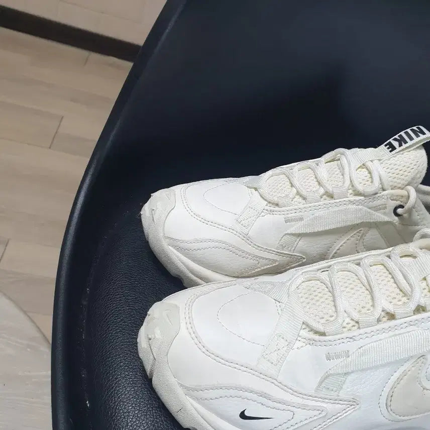 [BUNJANG] Nike White Sneakers (Women&