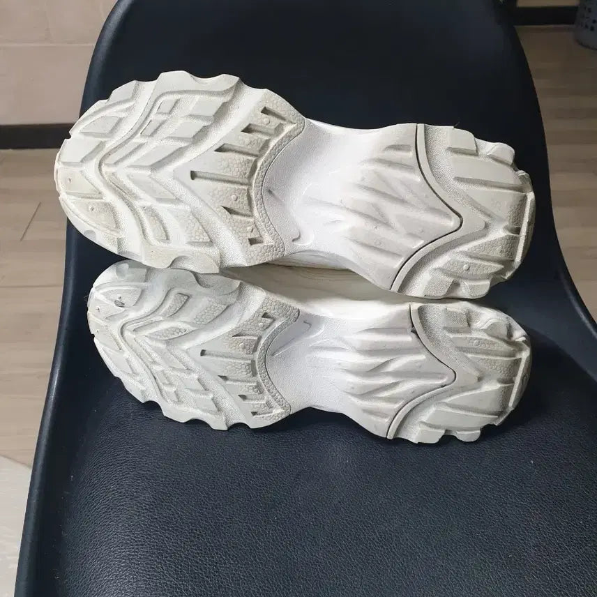 [BUNJANG] Nike White Sneakers (Women&