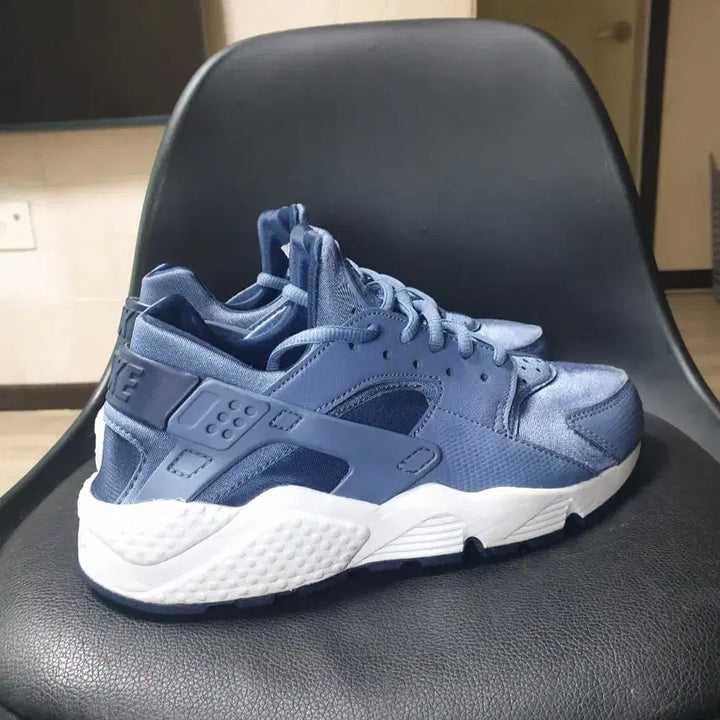 [BUNJANG] Nike Air Huarache Blue Sneakers / 나이키 허라취 운동화 블루 240