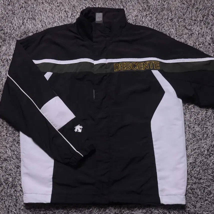 [SOLD OUT] 데상트 (DESCENTE) 바람막이 100-105