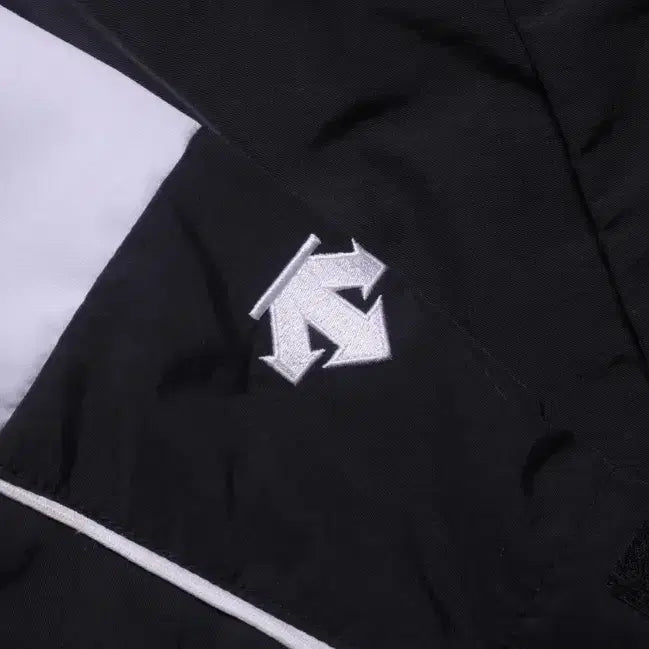 [SOLD OUT] 데상트 (DESCENTE) 바람막이 100-105