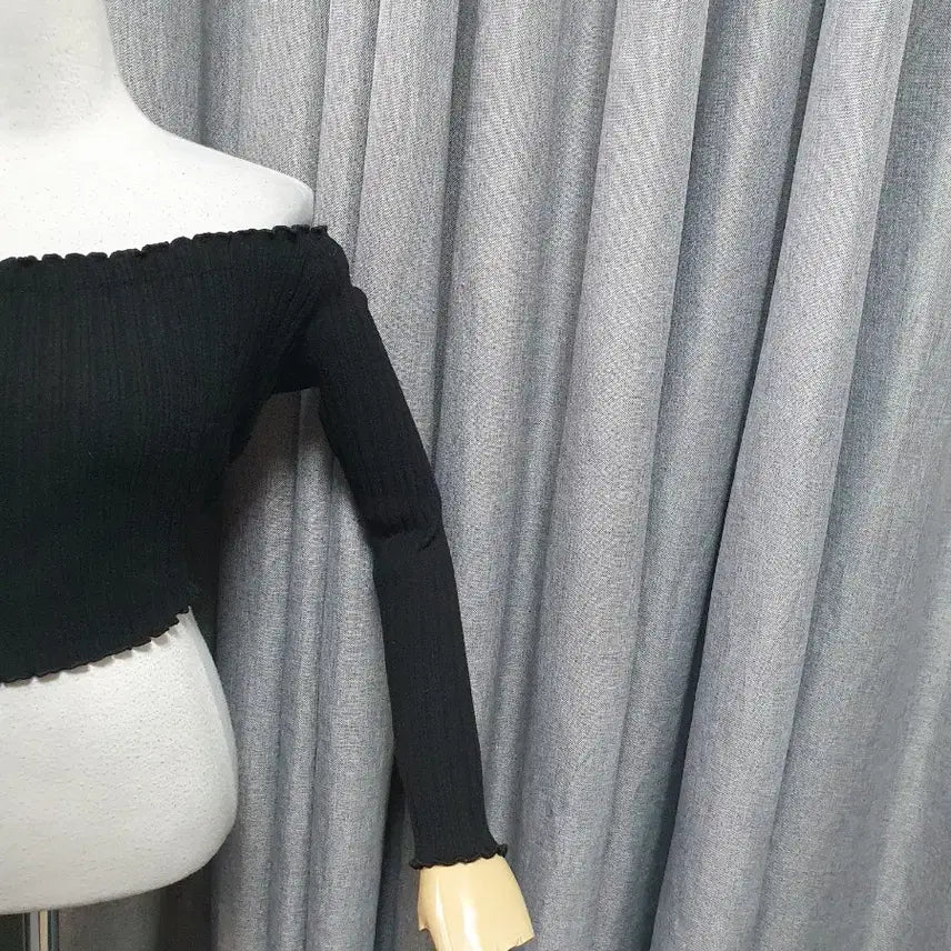 [BUNJANG] Black Off-Shoulder T-Shirt / 블랙 오프숄더 티셔츠