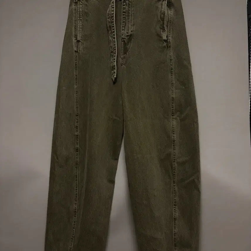 [SOLD OUT] [M] 25FW 르메르 트위스티드 벨티드 데님 Moss Green