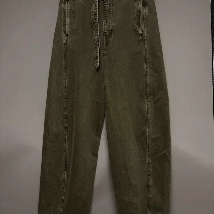 [SOLD OUT] [M] 25FW 르메르 트위스티드 벨티드 데님 Moss Green