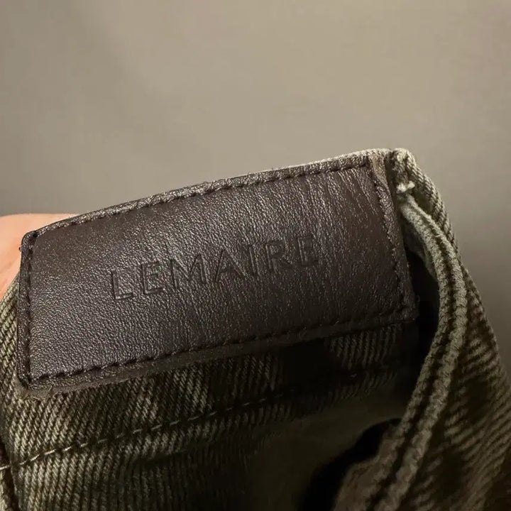 [SOLD OUT] [M] 25FW 르메르 트위스티드 벨티드 데님 Moss Green