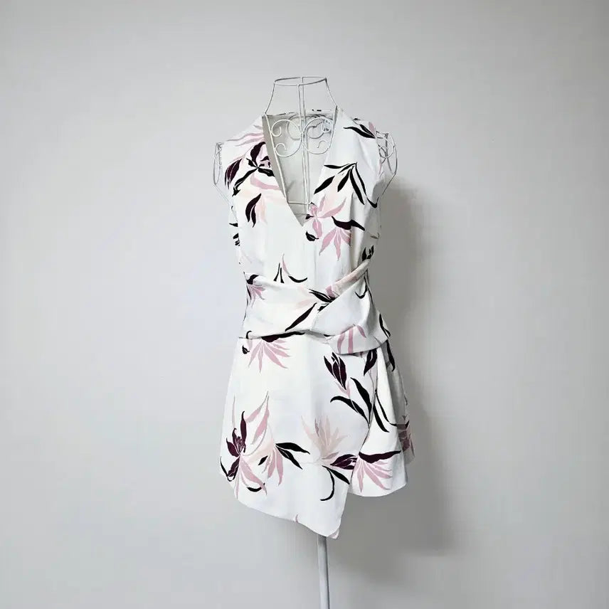 [SOLD OUT] Keepsake 점프수트 원피스 쇼츠 미사용