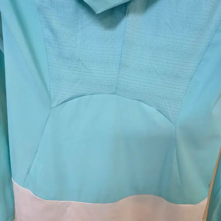 [SOLD OUT] 데상트 여성 바람막이 자켓 민트 S
