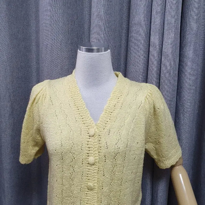 [BUNJANG] Yellow Bean Button Cardigan / 옐로콩단추 가디건