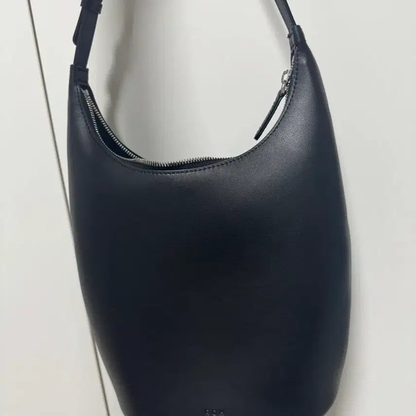 [BUNJANG] LoSeoul Medium Around Hobo Bag - Black / 로서울 미디엄 어라운드 호보백 블랙