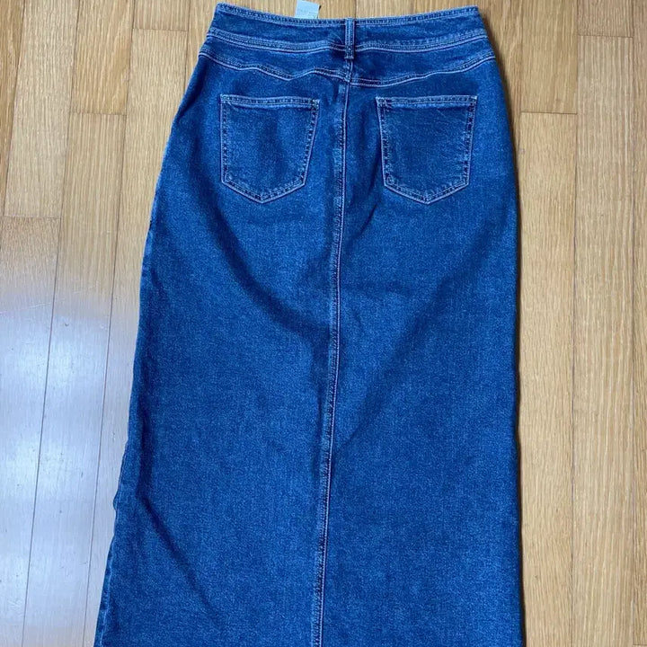 [SOLD OUT] 청 데님 롱 스커트 S라인 트임 스튜디오 톰보이