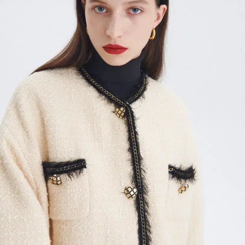 [BUNJANG] The Centaur Oversized Quilted Tweed Jacket Ivory / 더센토르 오버사이즈 퀄팅 트위드 자켓 하트 금장 단추 아이보리