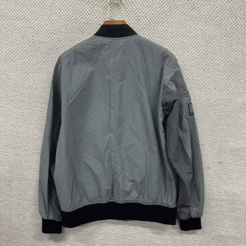 [SOLD OUT] 버커루 바람막이 M M14716