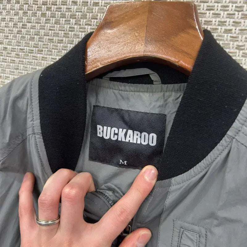[SOLD OUT] 버커루 바람막이 M M14716